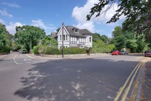Street View (Cavendish Road)- click for photo gallery